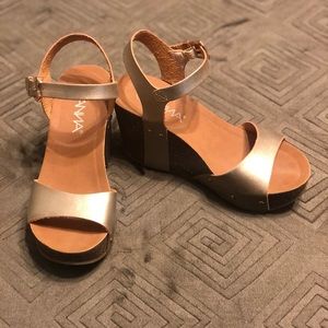 Anna Wedge Heels